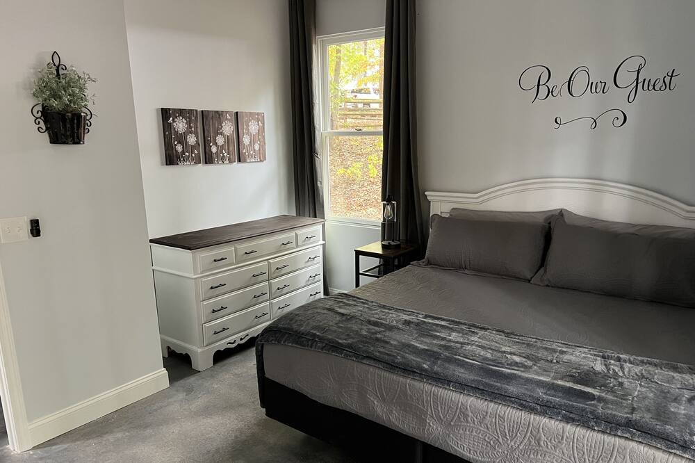Photo of Bedroom in Wesley Chapel