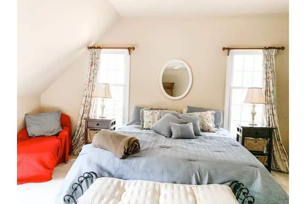 Photo of Bedroom in Matthews