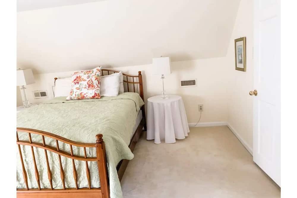 Photo of Bedroom in Matthews