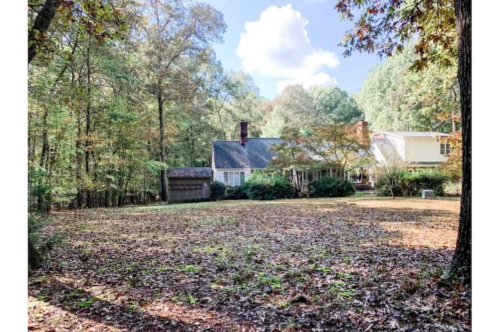 Photo of Outdoor in Matthews