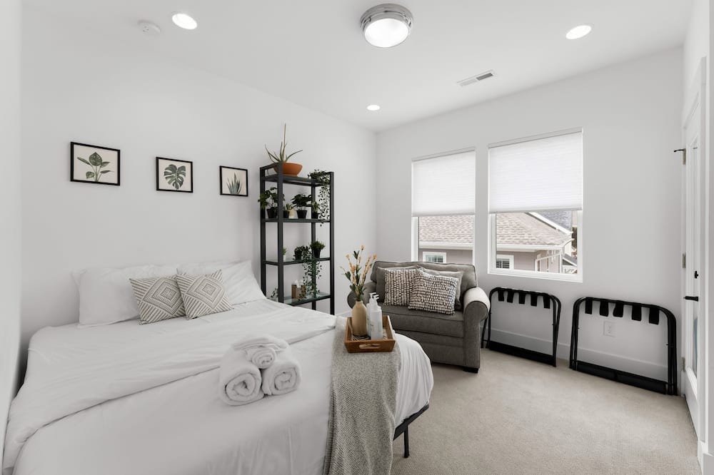 Photo of Bedroom in Plaza Midwood