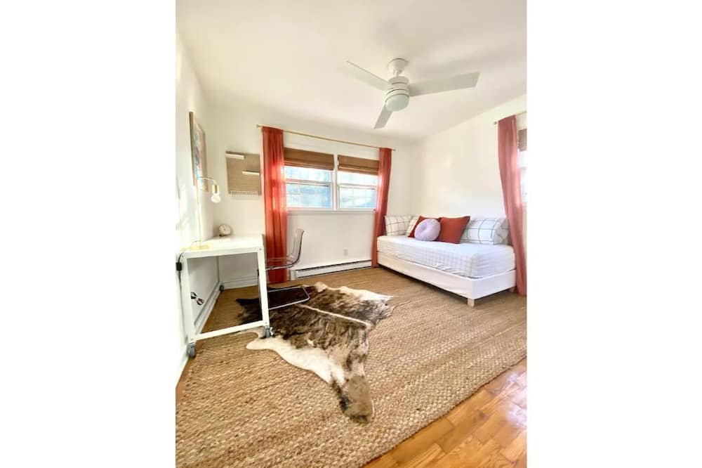 Photo of Bedroom in Myrtle Grove