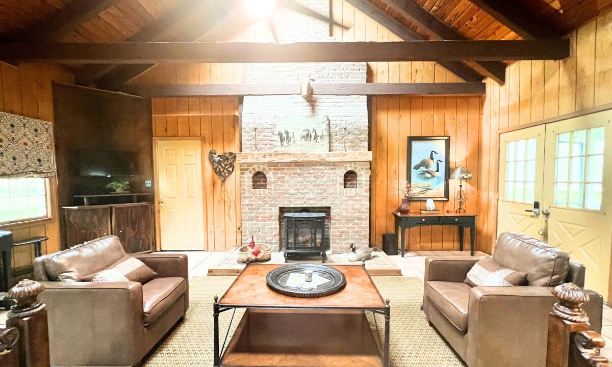 Photo of Livingroom in Hohenwald