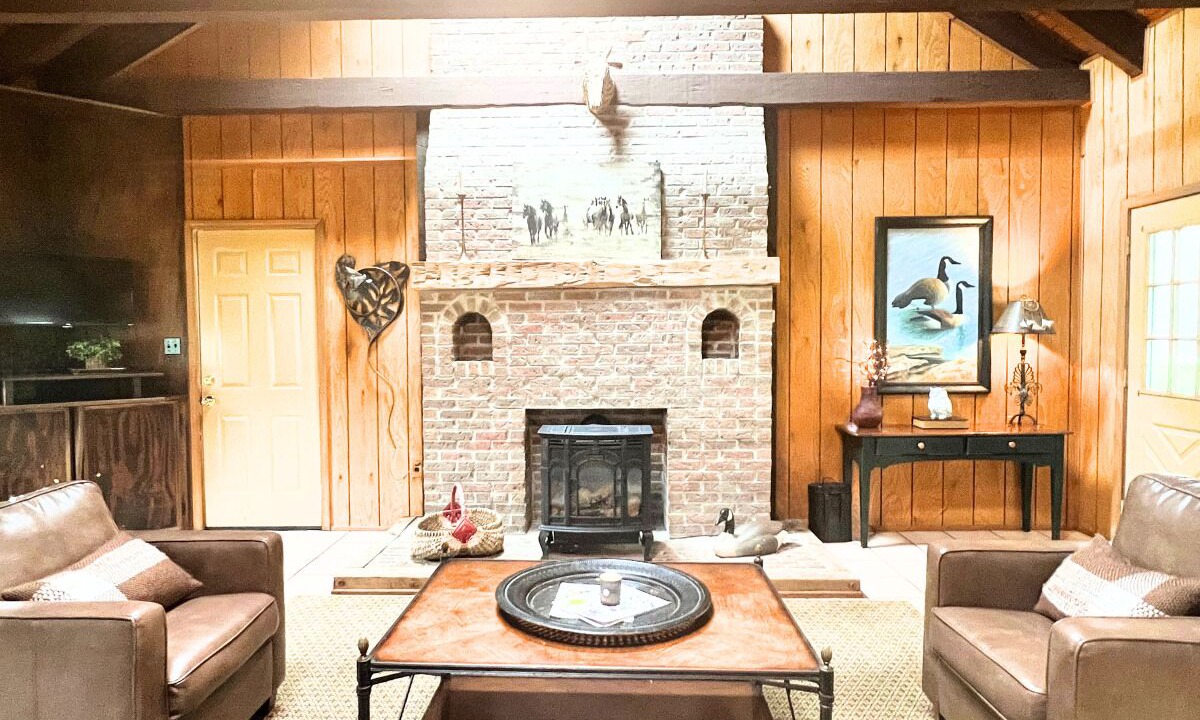 Photo of Livingroom in Hohenwald