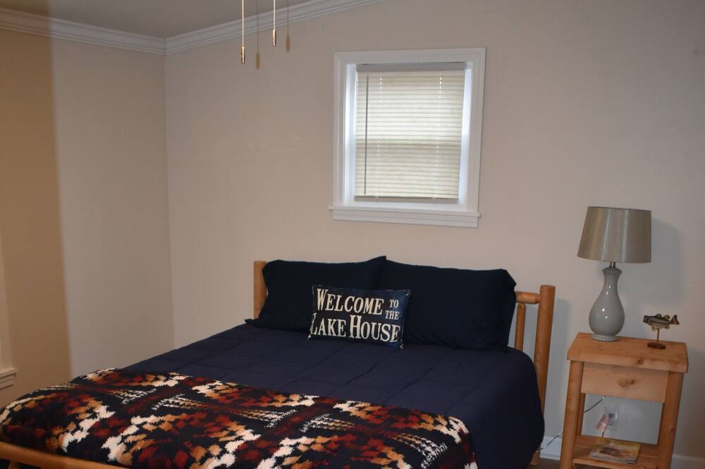 Photo of Bedroom in Southmont