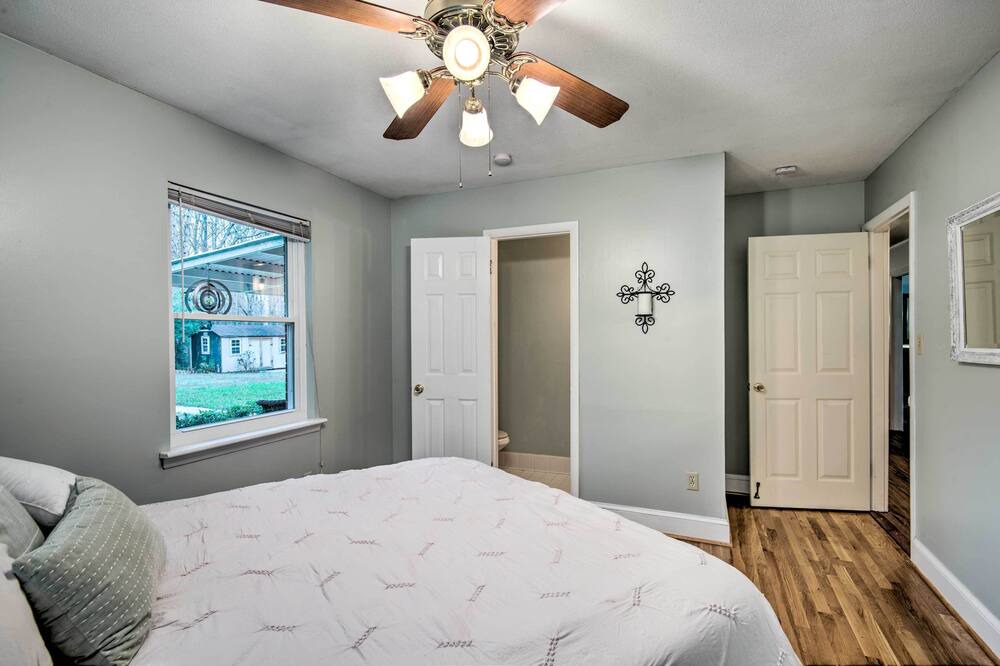 Photo of Bedroom in Mint Hill