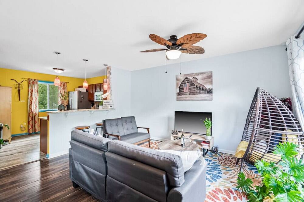 Photo of Livingroom in Northeast Raleigh