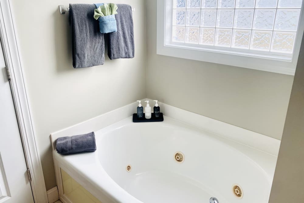 Photo of Bathroom in Steele Creek