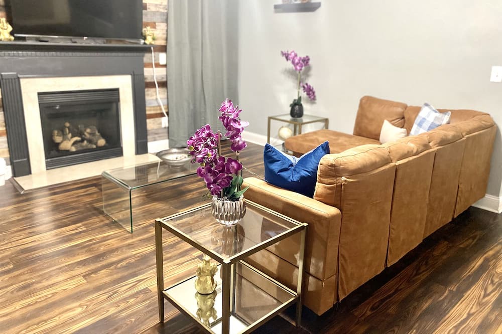 Photo of Livingroom in Steele Creek