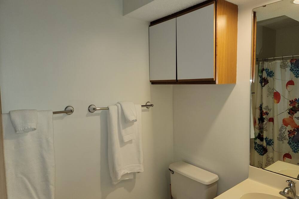 Photo of Bathroom in Fairfield Harbour