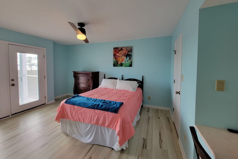 Photo of Bedroom in Fairfield Harbour