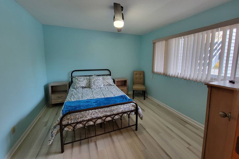 Photo of Bedroom in Fairfield Harbour