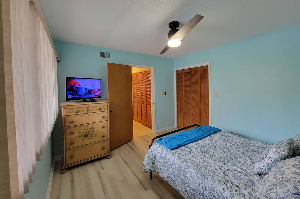 Photo of Bedroom in Fairfield Harbour