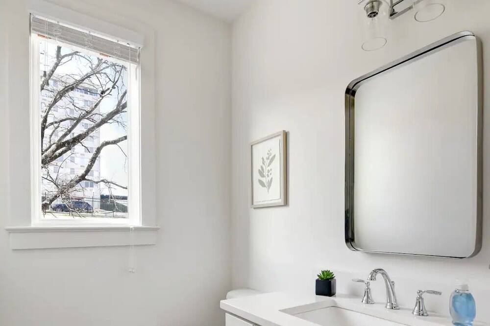 Photo of Bedroom in Historic Waverly