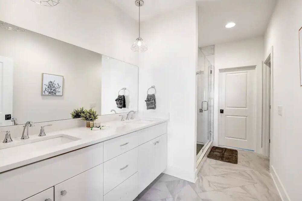 Photo of Bathroom in Historic Waverly