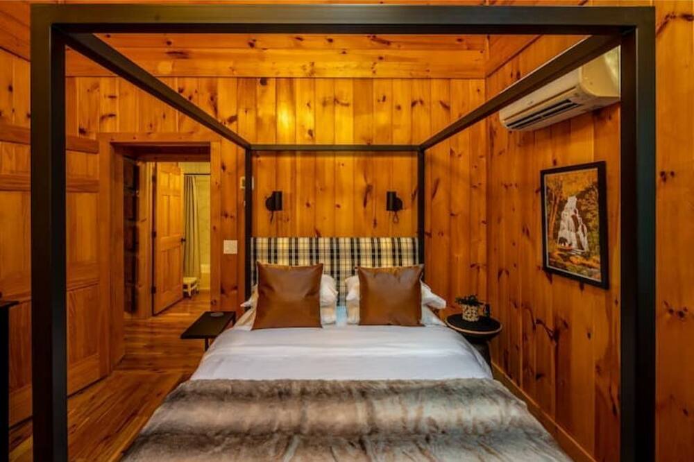 Photo of Bedroom in Apple Ridge