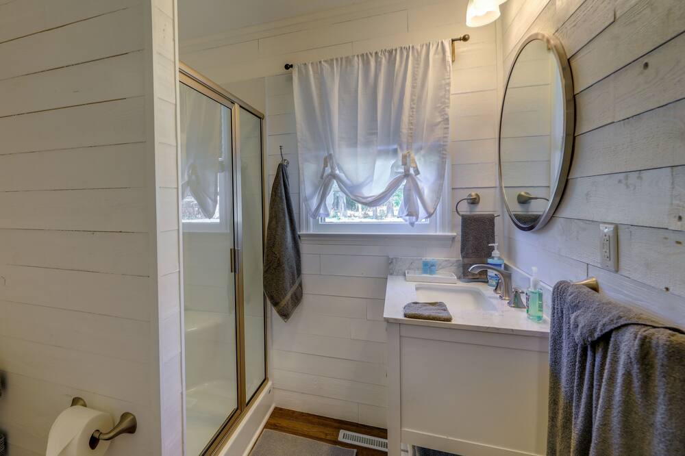 Photo of Bathroom in Arapahoe