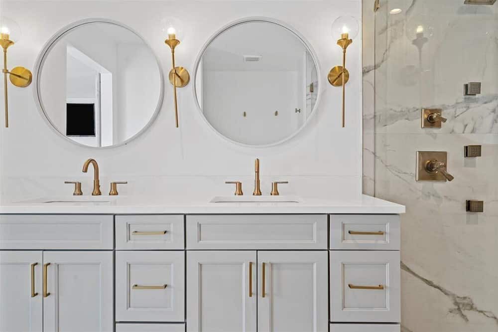 Photo of Bathroom in Dixie - Berryhill