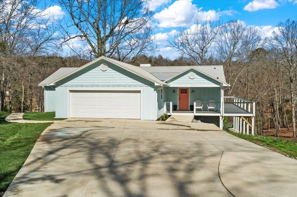 Photo of Outdoor in Dixie - Berryhill