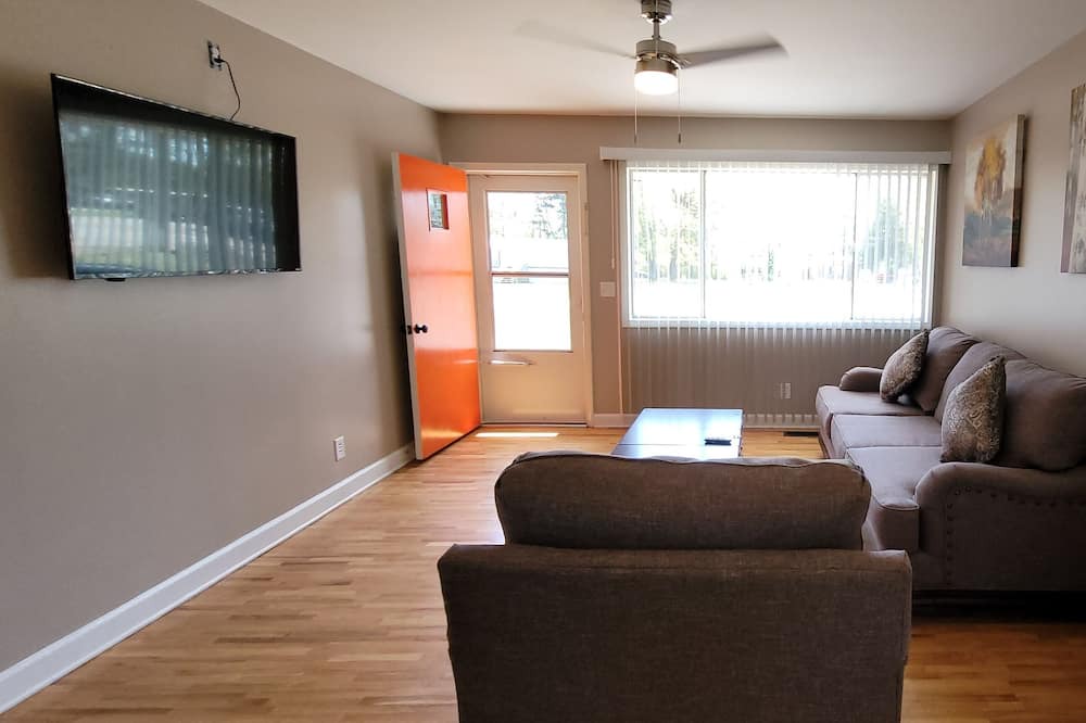 Photo of Livingroom in Dobson