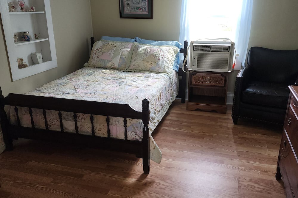 Photo of Bedroom in Traphill