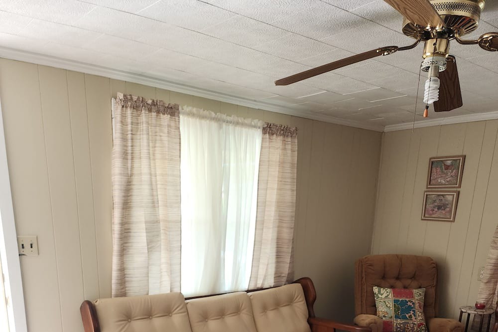 Photo of Livingroom in Traphill
