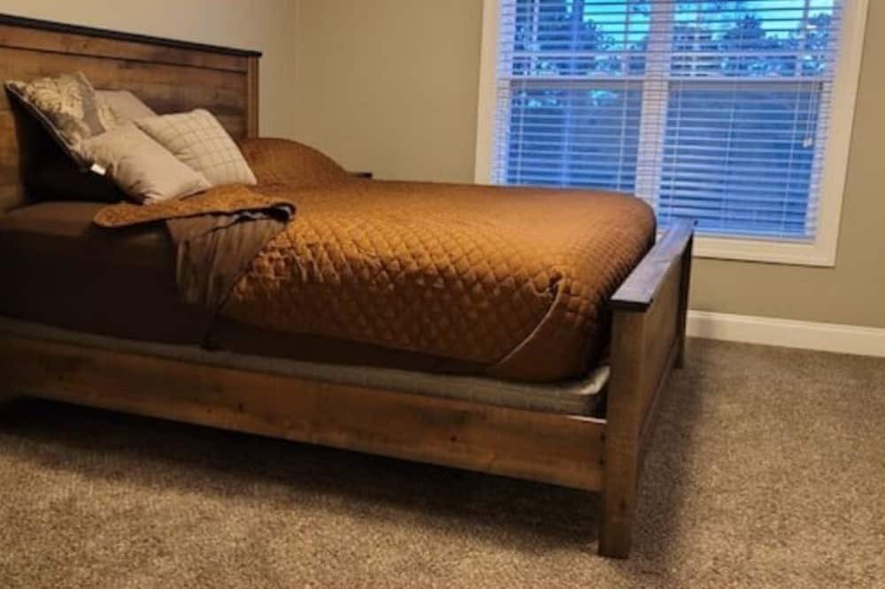 Photo of Bedroom in Spring Lake