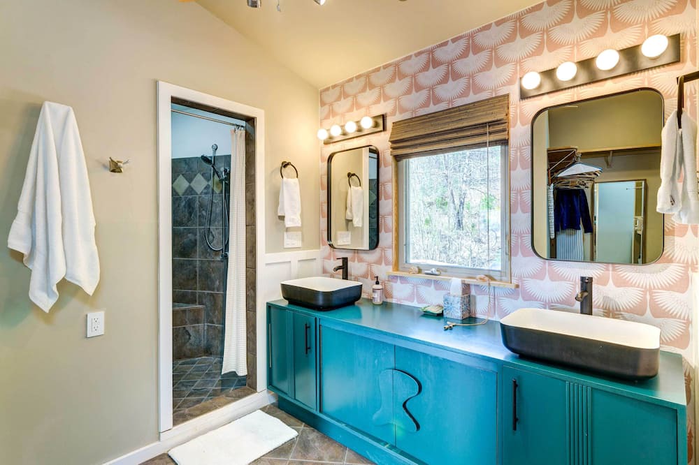 Photo of Bathroom in Bostic