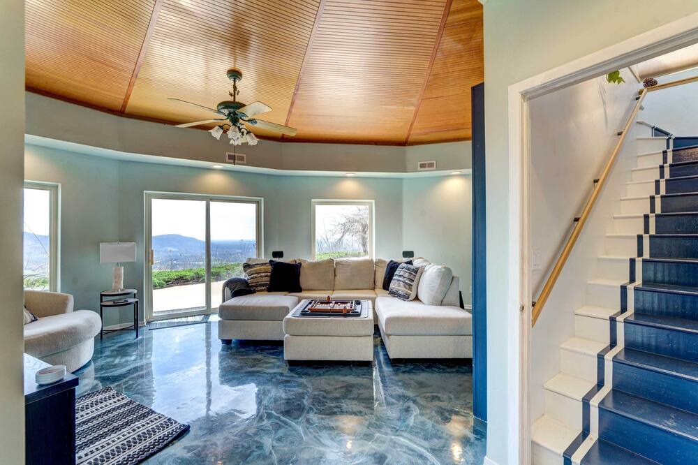 Photo of Bedroom in Bostic