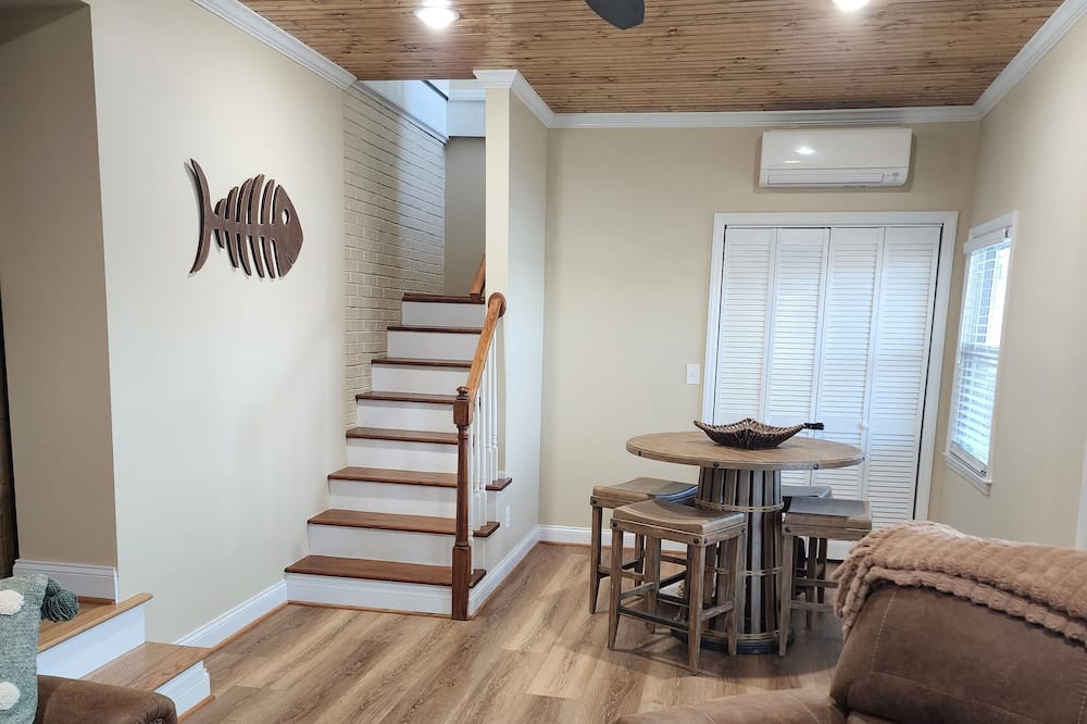 Photo of Livingroom in New London