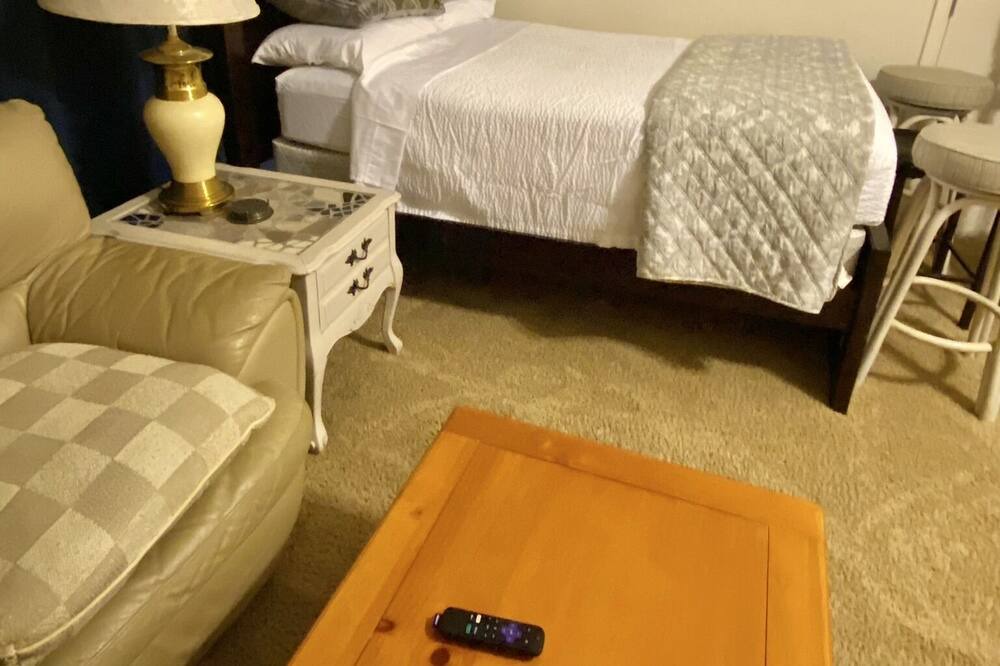 Photo of Bedroom in Apex