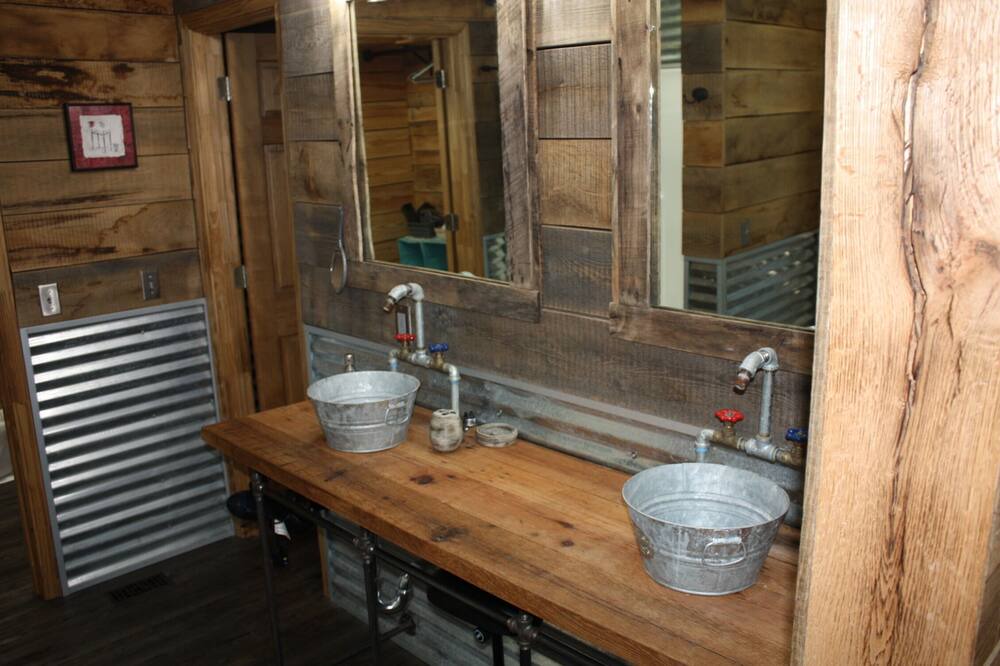 Photo of Bathroom in Jasper
