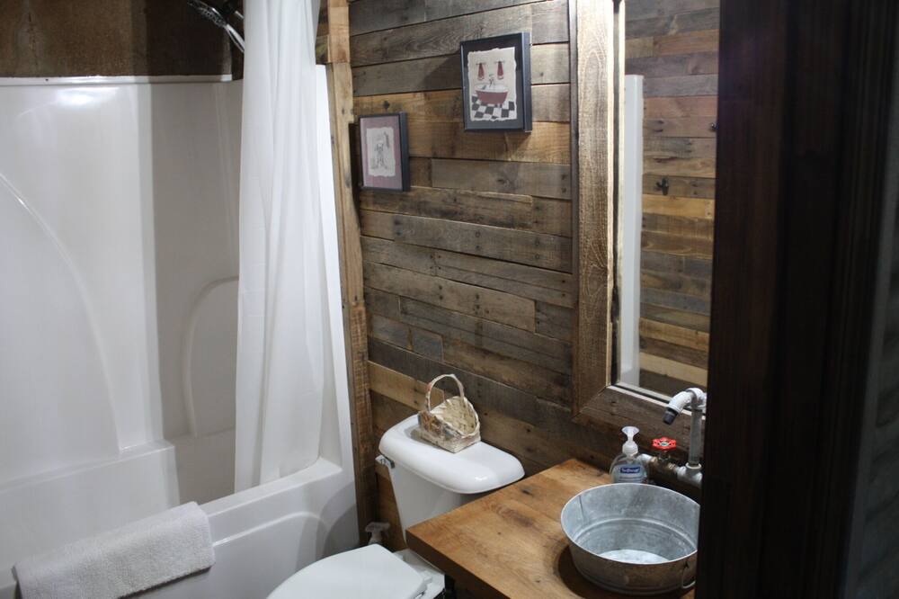 Photo of Bathroom in Jasper