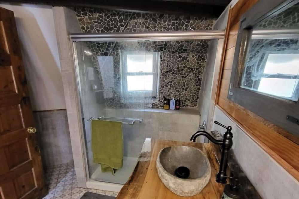 Photo of Bathroom in Arlington