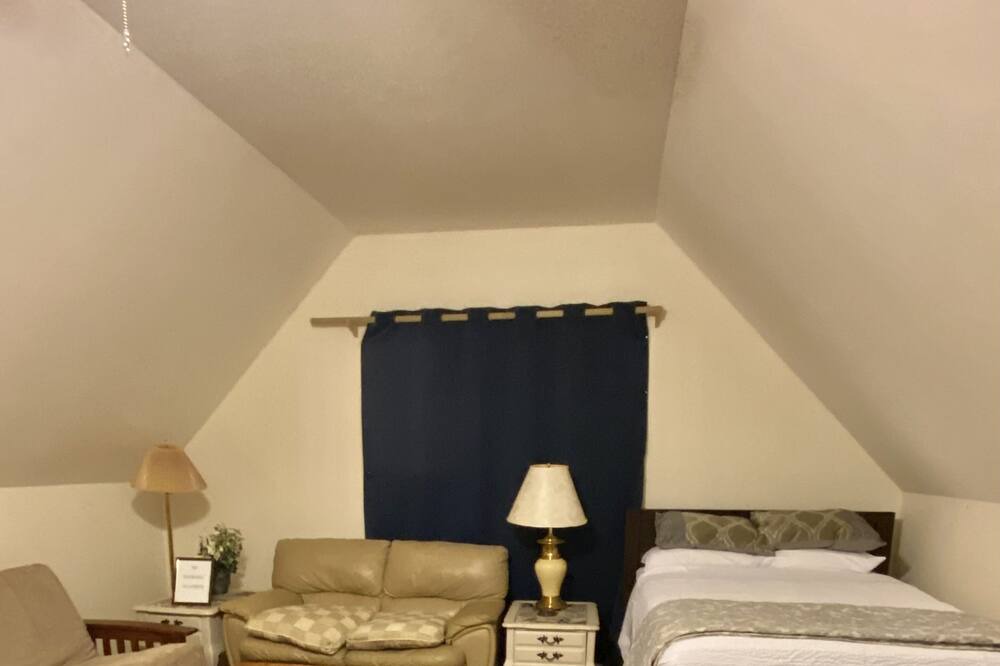 Photo of Bedroom in Apex