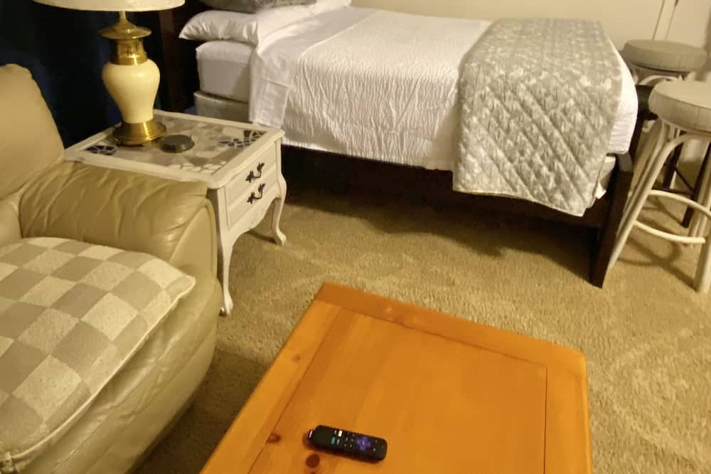 Photo of Bedroom in Apex