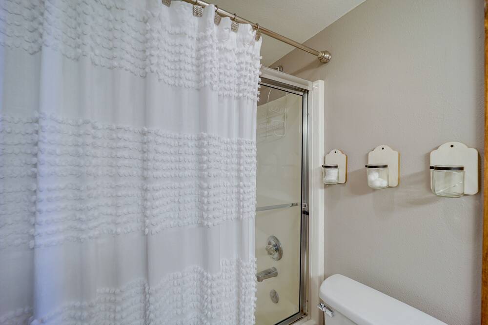 Photo of Bathroom in Apple Ridge