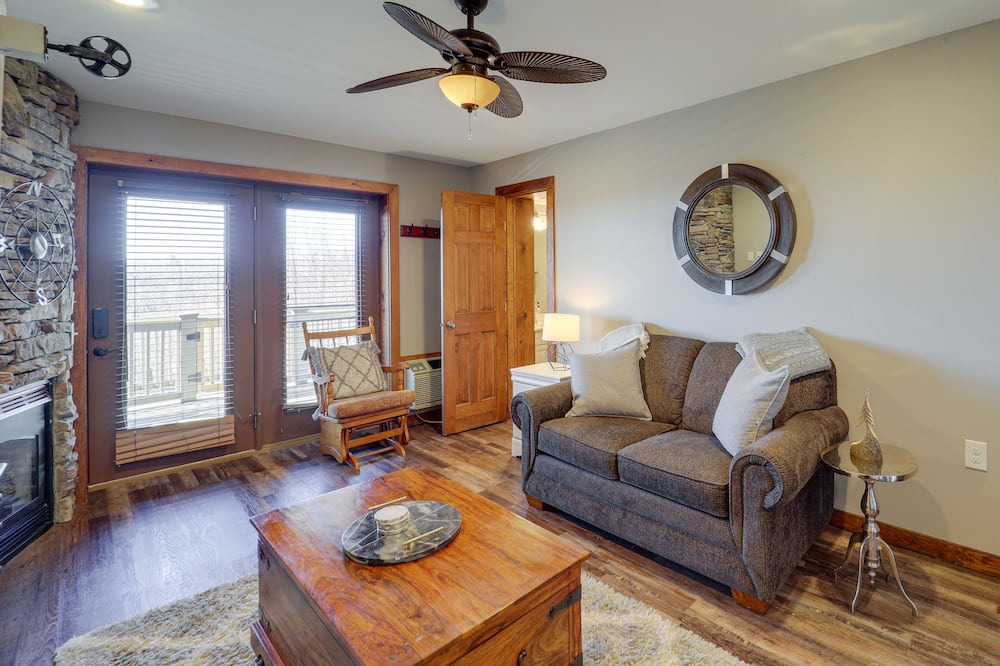 Photo of Livingroom in Apple Ridge