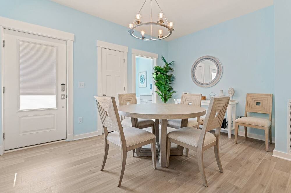 Photo of Livingroom in Bermuda Bay