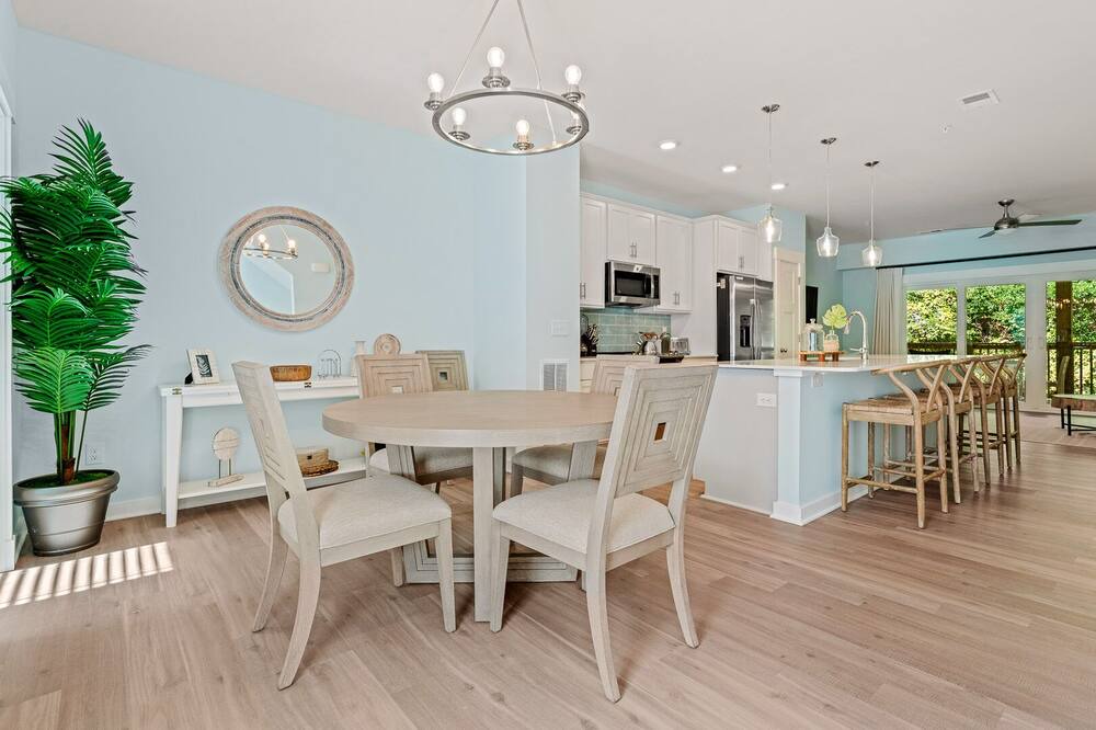 Photo of Livingroom in Bermuda Bay