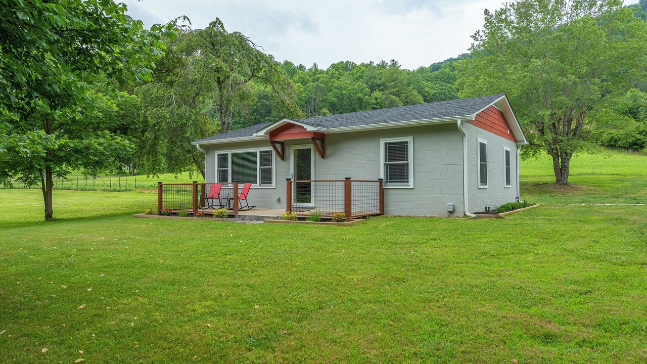 Photo of Outdoor in Mars Hill