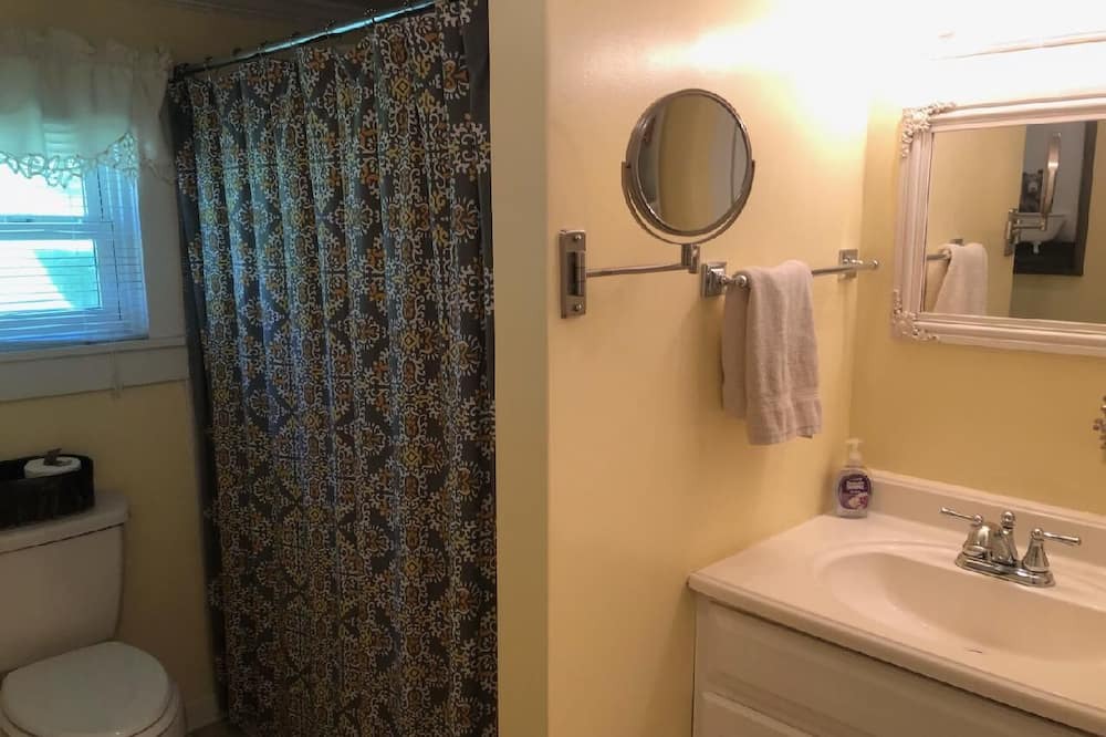 Photo of Bathroom in Warrensville