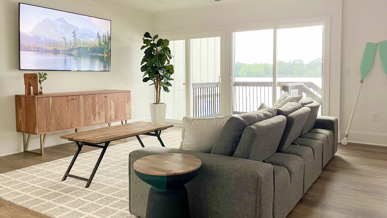 Photo of Livingroom in Dixie - Berryhill
