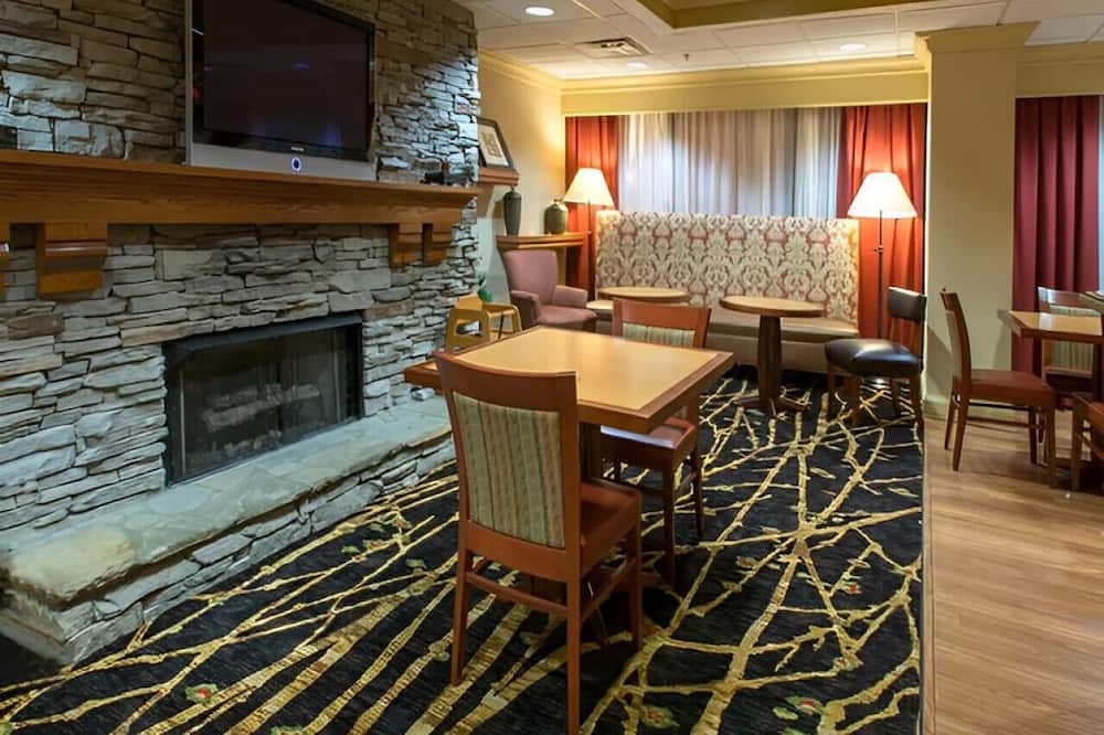 Photo of Livingroom in Matthews