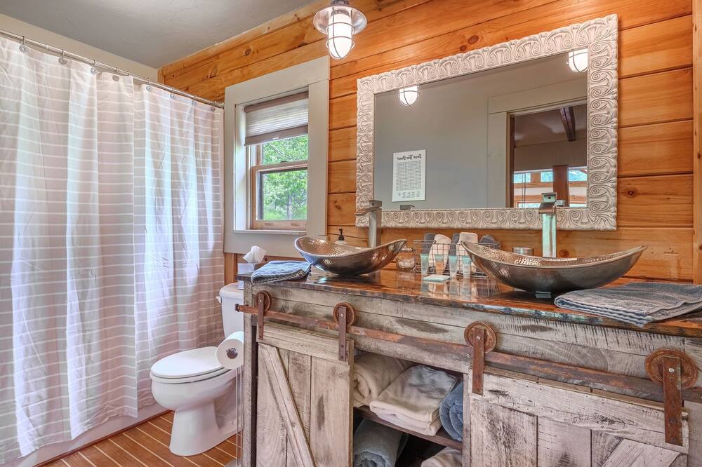 Photo of Bathroom in Lake Lure