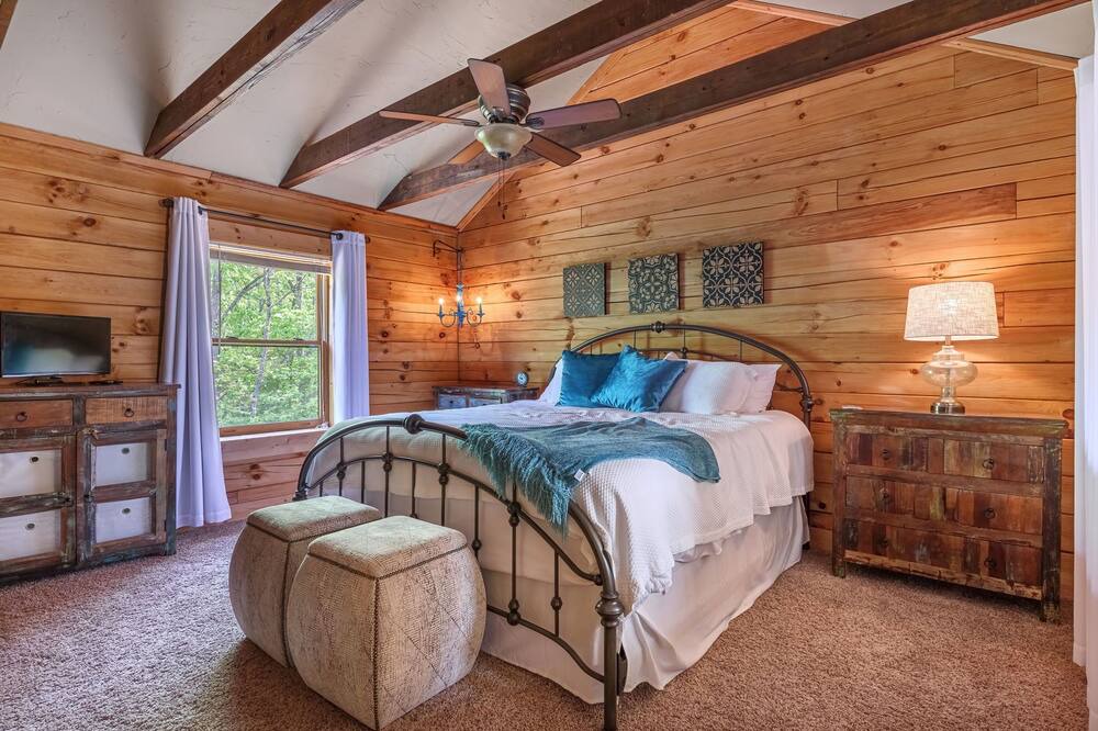Photo of Bedroom in Lake Lure