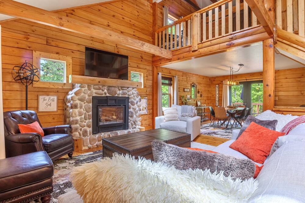 Photo of Livingroom in Lake Lure