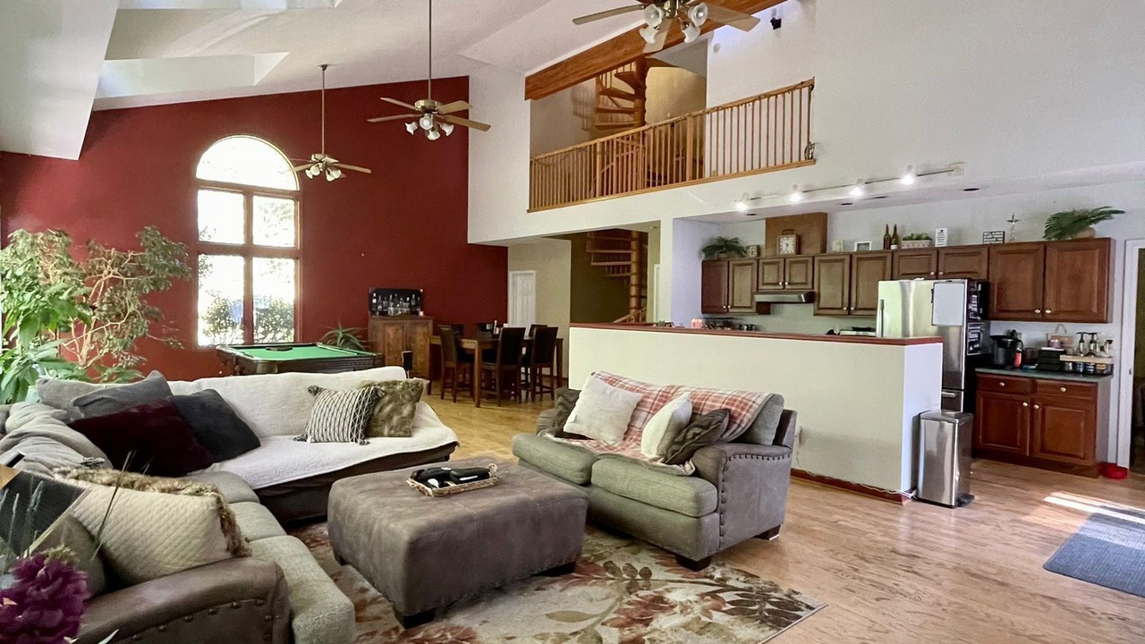 Photo of Livingroom in Hendersonville
