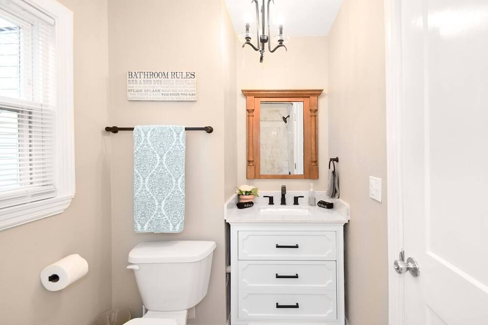 Photo of Bathroom in Biddleville
