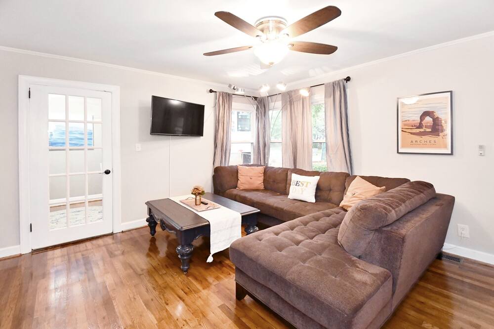 Photo of Bedroom in Biddleville